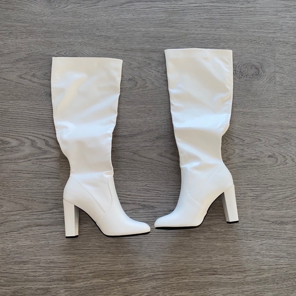 ❌SOLD❌NWOT White Knee High Boots - Picture 2 of 6